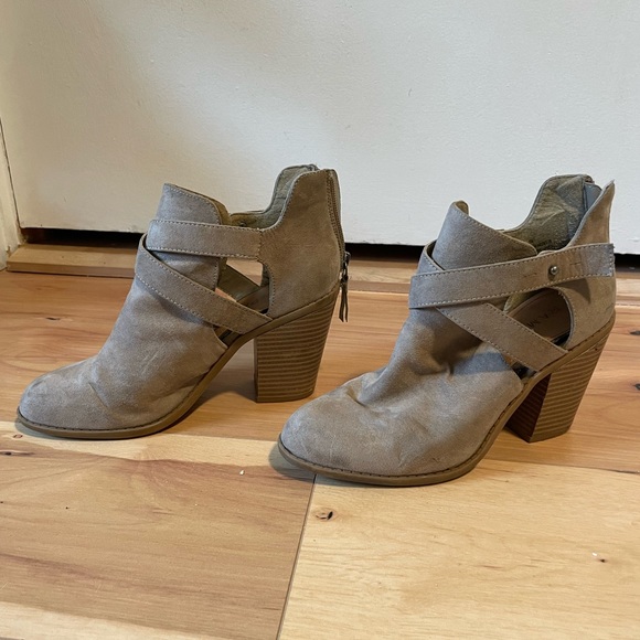 Rampage neutral color fall booties - Picture 3 of 6